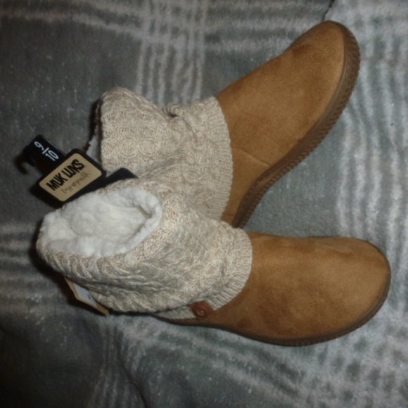 Muk Luks Comfort Outsole Cable Knit  Slipper Booties Sz9/10 NEW - Picture 1 of 13